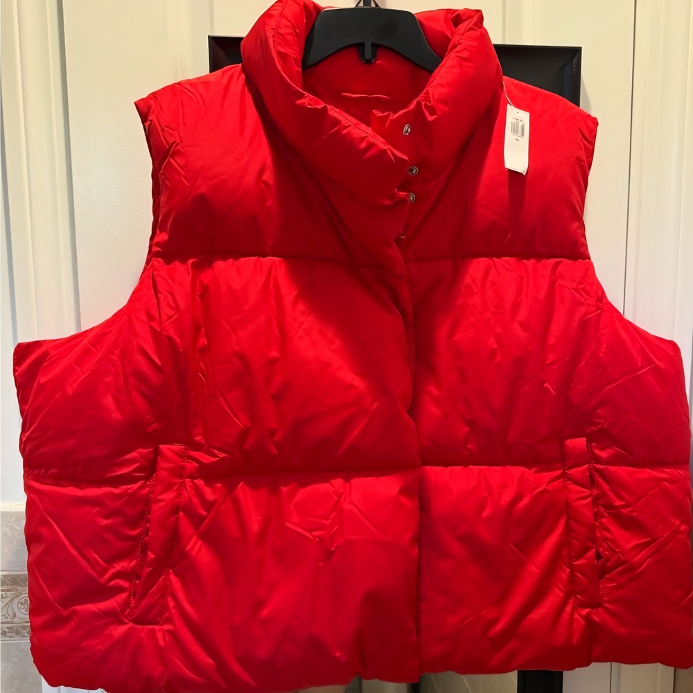 Old Navy Quilted Puffer Vest Color Robbie Red 4x